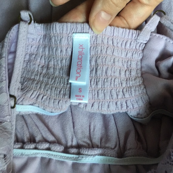 Lavender spaghetti strap cinched V-neck top 🌸 - Picture 8 of 8